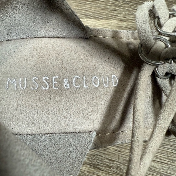 Musse & Cloud Shoes Women 10 Taupe Suede Ring Cage Sandal heel Zip Boho Neutral - Picture 3 of 8